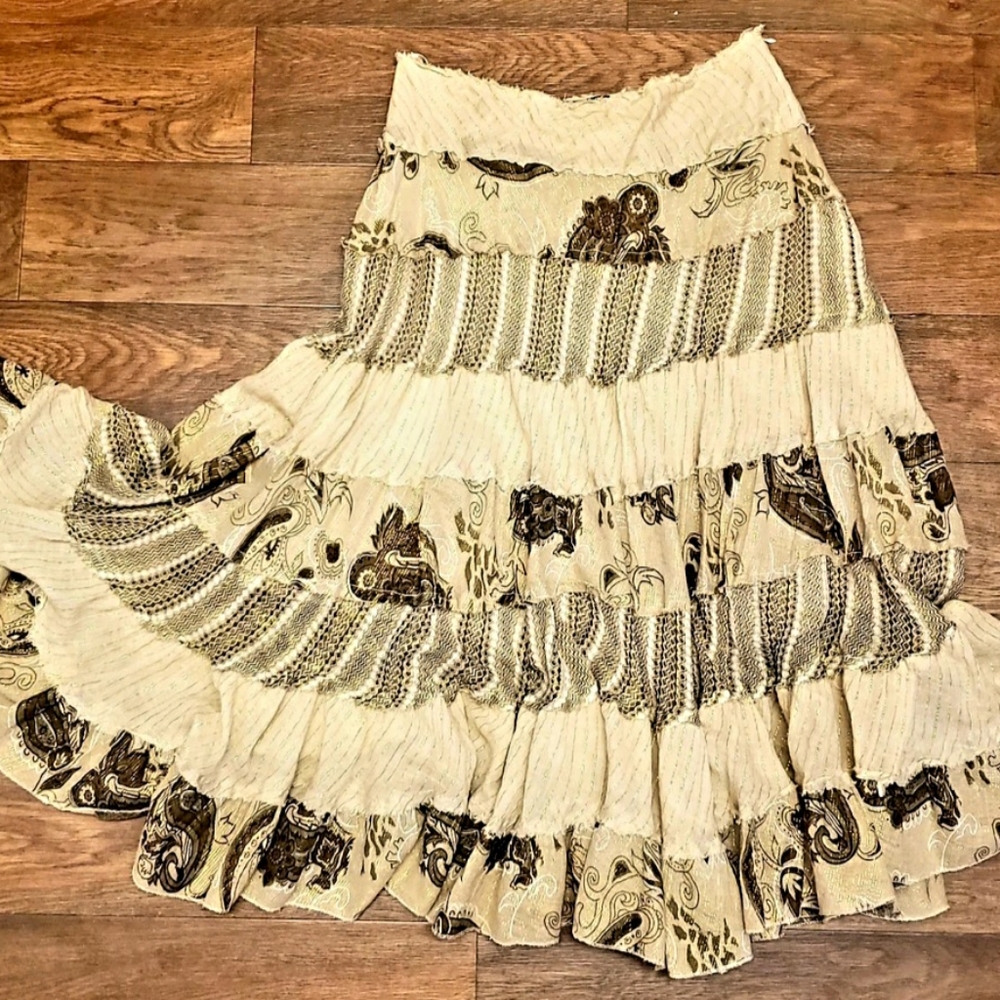 beBe Mid Length Skirt Hippie Style